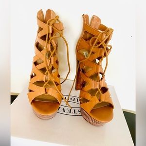 Steve Madden caged heel size 10
